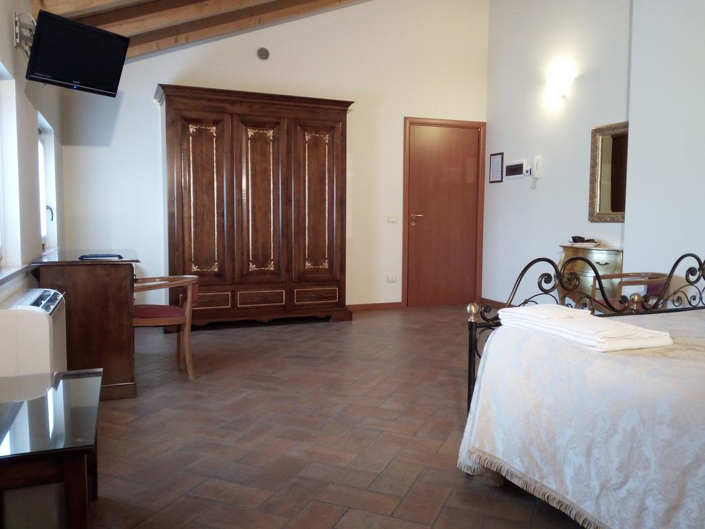 Pensjonat Bb Mambrotta San Martino Buon Albergo Zewnętrze zdjęcie