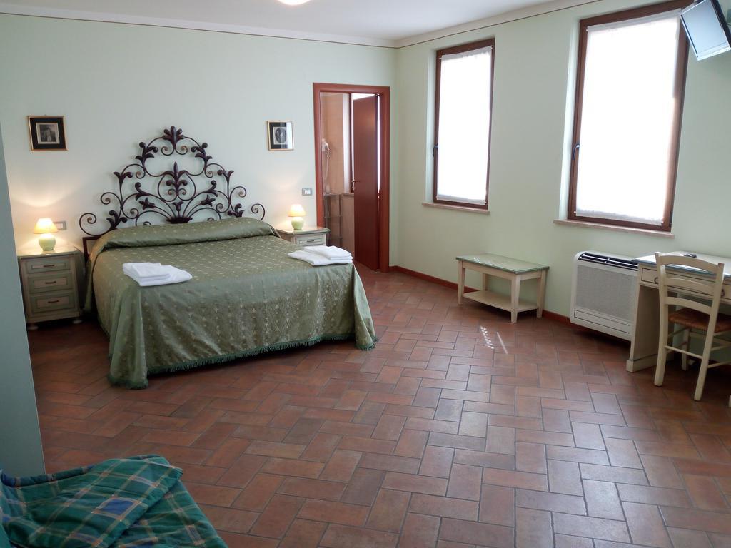 Pensjonat Bb Mambrotta San Martino Buon Albergo Zewnętrze zdjęcie